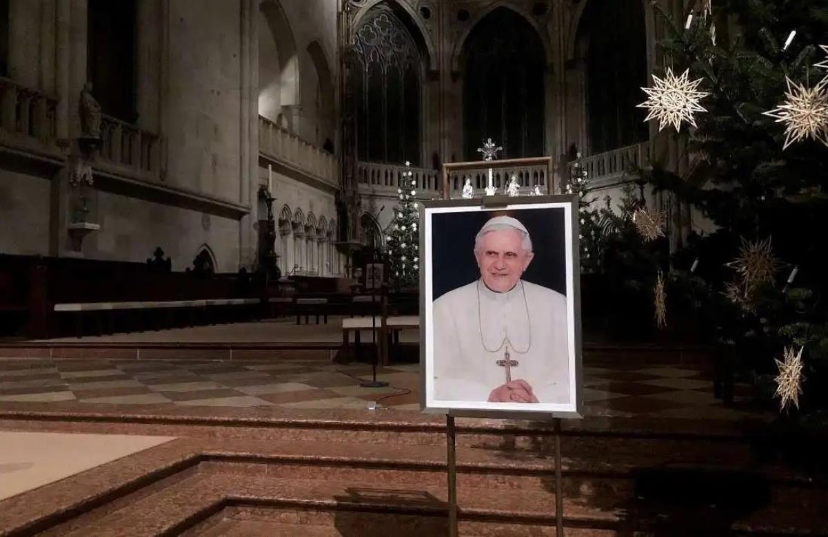 Nie żyje były papież Benedykt XVI