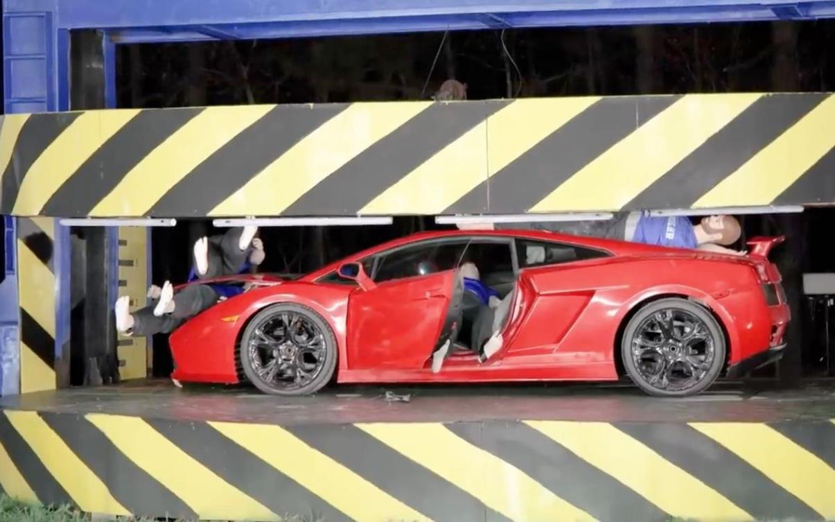 MrBeast miażdży Lamborghini Gallardo warte 200 000 dolarów w prasie hydraulicznej